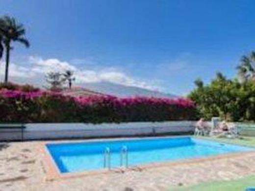 La Carabela Apartamentos