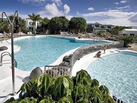 HG Lomo Blanco Apartments