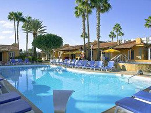 Los Almendros Exclusive