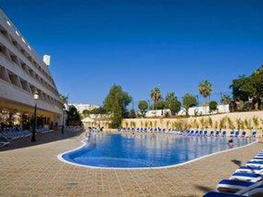 Las Piramides Resort