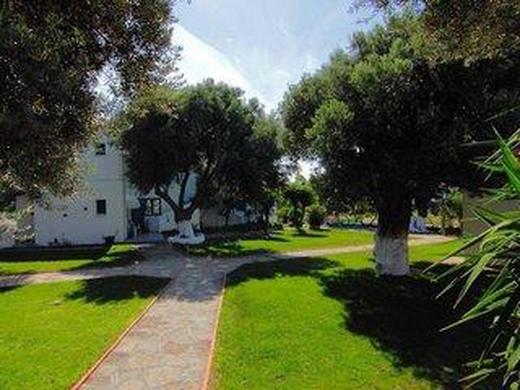 White Rock Apartments