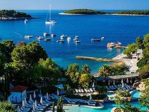Amfora, hvar grand beach