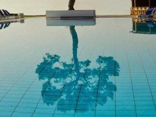 Kinetta Beach Resort & Spa