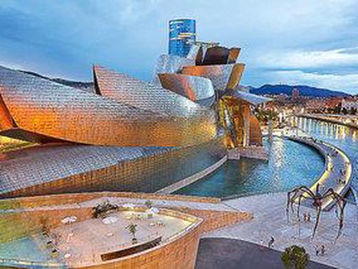 Entlang der grünen Küste Nordspaniens: Tradition und Avantgarde