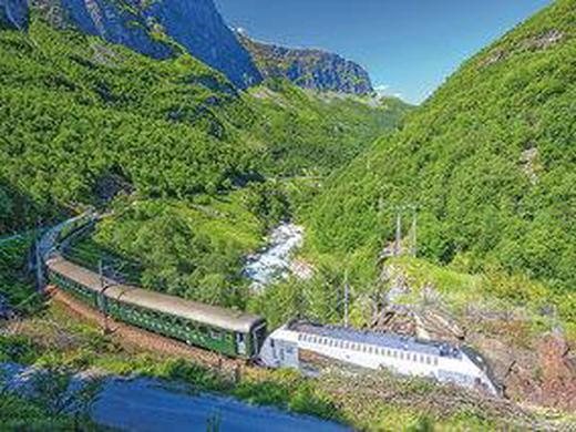 Reisevariante Mit Postschiff und Bahn durch Norwegen