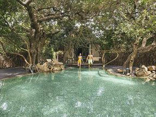 5* Standortrundreise UGA Jungle mit Kulturstätten & Nationalparks