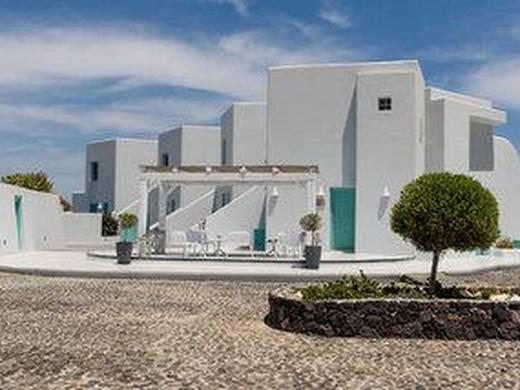 Neptune Luxury Spa Suites