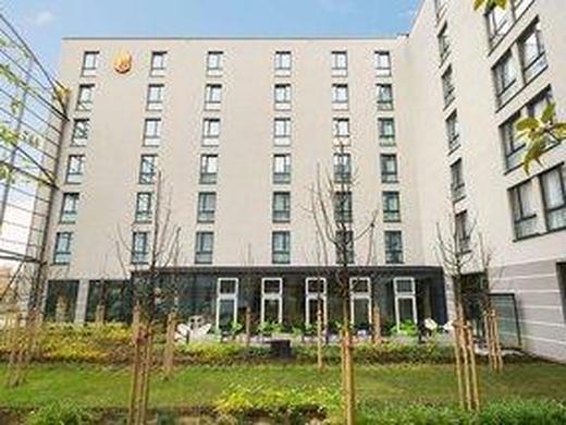 Super 8 Munich City West