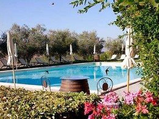 Borgo Tre Rose Hotel