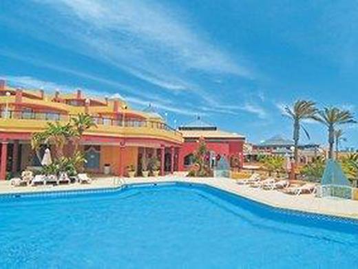 Esmeralda Maris by Livvo