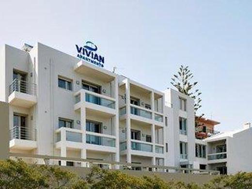 Vivian Art Apartments