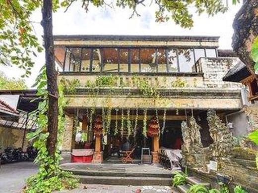 SUPER OYO Townhouse Oak Maxi Hotel Legian