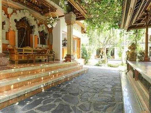 Legian Mas Beach Inn