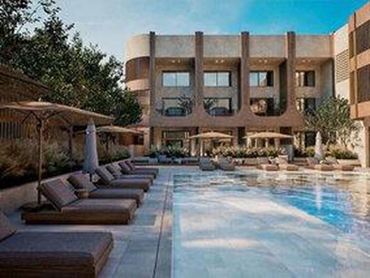 Aethra Hotel & Suites