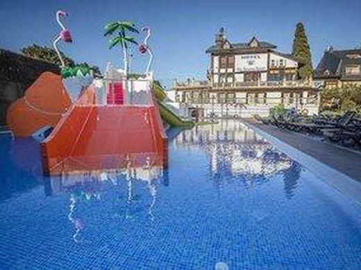 Santa Susanna Resort