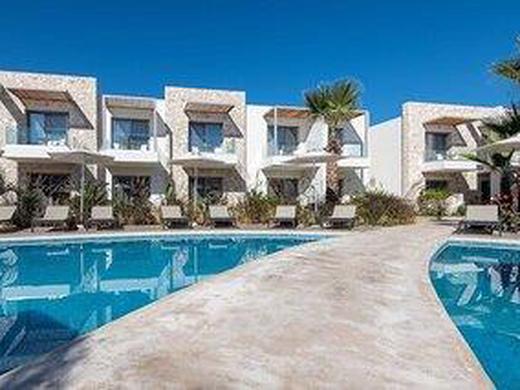 Oneiro Boutique Hotel