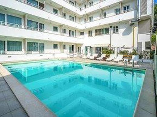 COLOR MOKAMBO SHORE DESIGN HOTEL