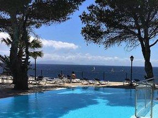 Hotel Albatroz Beach & Yacht Club